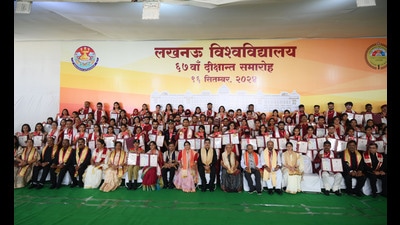 Governor Anandiben Patel, PARAM supercomputer inventor Vijay Pandurang Bhatkar and others at the LU convocation ceremony on Monday (Deepak Gupta/HT) Governor Anandiben Patel, PARAM supercomputer inventor Vijay Pandurang Bhatkar and others at the LU convocation ceremony on Monday (Deepak Gupta/HT)
