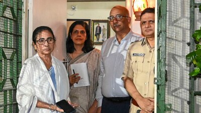 Kolkata: West Bengal chief minister Mamata Banerjee during a meeting with junior doctors' delegation, at her Kalighat residence in Kolkata. (PTI file photo) Kolkata: West Bengal chief minister Mamata Banerjee during a meeting with junior doctors' delegation, at her Kalighat residence in Kolkata. (PTI file photo)