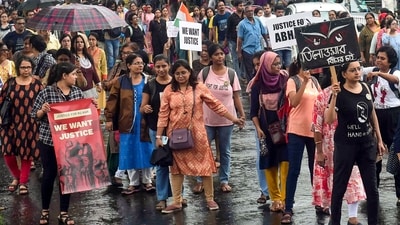 Kolkata: Medics take part in a protest march to Swasthya Bhavan over the sexual assault and murder of a trainee doctor. (PTI)