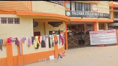 Some women students were forced to keep their dupattas outside the examination halls. (HT PHOTO) Some women students were forced to keep their dupattas outside the examination halls. (HT PHOTO)