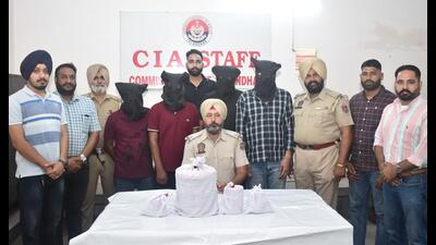 The police said all the arrested peddlers have criminal records and have been involved in drug trade for long. (HT Photo)