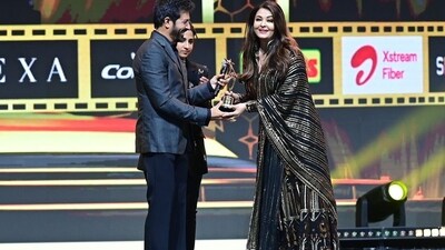 She accompanied Aishwarya Rai to the event and couldn’t stop clicking pictures as her mom took to stage to accept her award. She accompanied Aishwarya Rai to the event and couldn’t stop clicking pictures as her mom took to stage to accept her award.