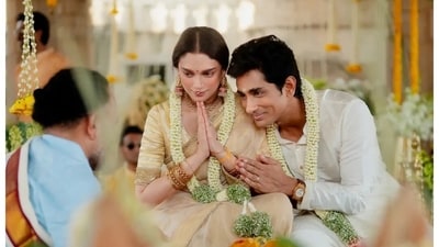 The wedding took place in a serene setting, exuding simplicity and elegance. 