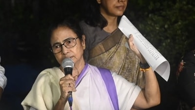 Chief minister Mamata Banerjee interacts with media after meeting with protesting doctors at her Kalighat residence in Kolkata on September 16, 2024.(HT Photo/ Samir Jana) Chief minister Mamata Banerjee interacts with media after meeting with protesting doctors at her Kalighat residence in Kolkata on September 16, 2024.(HT Photo/ Samir Jana)
