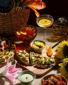 The guacamole is piled thick on Delhi's Cosy Box's avocado toast (instagram)