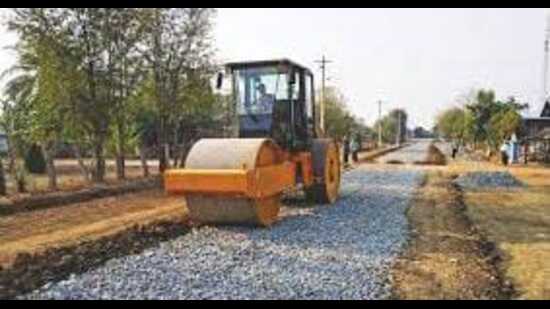 A road being constructed in trans-Ganga area of Handia in Prayagraj. (HT photo)
