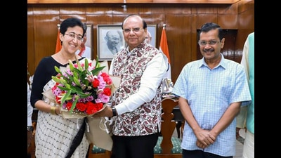 New Delhi, Sep 17 (ANI): AAP leader and Delhi CM-designate Atishi stakes claim to form the new government before Lieutenant Governor V K Saxena, at LG Secretariat in New Delhi on Tuesday. Outgoing Delhi Chief Minister Arvind Kejriwal also present. (ANI Photo) (LG Office)