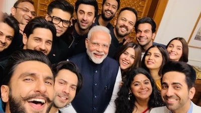 Throwback to Prime Minister Narendra Modi's selfie with Bollywood stars, in 2019 (Photo: Instagram/narendramodi) Throwback to Prime Minister Narendra Modi's selfie with Bollywood stars, in 2019 (Photo: Instagram/narendramodi)