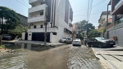 Waterlogging in a residential neighbourhood in Sector 15 Part 2 on Sunday (Parveen Kumar/HT Photo) Waterlogging in a residential neighbourhood in Sector 15 Part 2 on Sunday (Parveen Kumar/HT Photo)