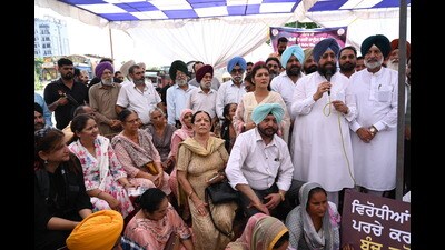 The leaders were led by leader of the Opposition in the Punjab legislative assembly Partap Singh Bajwa and former state health minister Balbir Singh Sidhu (Keshav Singh/HT)
