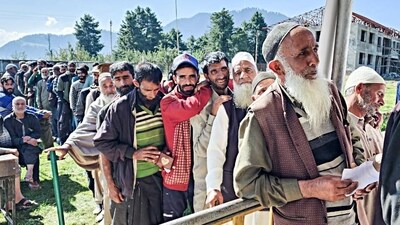 Voters wait for their turn in Shopian on Wednesday. (ANI) Voters wait for their turn in Shopian on Wednesday. (ANI)