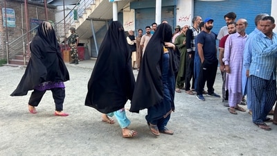 Voting was briefly suspended at a polling station in Bagwan Mohalla, Kishtwar due to a protest over voter identification issues, but resumed shortly after. (Waseem Andrabi/HT Photo) Voting was briefly suspended at a polling station in Bagwan Mohalla, Kishtwar due to a protest over voter identification issues, but resumed shortly after. (Waseem Andrabi/HT Photo)
