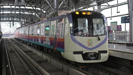 Metro trains were scheduled every five minutes, ensuring a smooth experience for passengers visiting the Peth area mandals. (HT FILE)