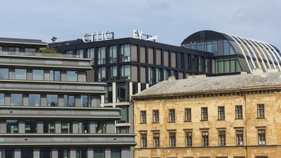 A sign for Ernst and Young, also known as EY. The death of EY employee Anna Sebastian Perayil sparked outrage over company work conditions. Her mother’s plea for change prompted EY Chairman Rajiv Memani to acknowledge the loss and vow to improve employee welfare while providing support to the grieving family. (Bloomberg) A sign for Ernst and Young, also known as EY. The death of EY employee Anna Sebastian Perayil sparked outrage over company work conditions. Her mother’s plea for change prompted EY Chairman Rajiv Memani to acknowledge the loss and vow to improve employee welfare while providing support to the grieving family. (Bloomberg)