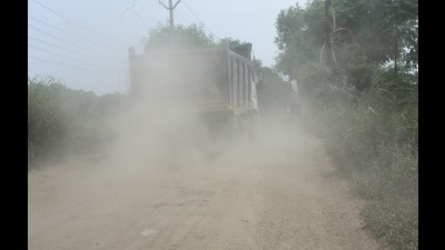 However, broken and dusty roads, such as Morta Road (above) in Ghaziabad, continue to pose a challenge in the fight against pollution. (Sakib Ali/HT Photo) However, broken and dusty roads, such as Morta Road (above) in Ghaziabad, continue to pose a challenge in the fight against pollution. (Sakib Ali/HT Photo)
