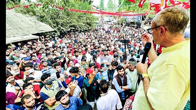 Jammu and Kashmir National Conference (JKNC) vice president Omar Abdullah addresses an election rally for the J&K assembly elections in Budgam on Thursday. (ANI) Jammu and Kashmir National Conference (JKNC) vice president Omar Abdullah addresses an election rally for the J&K assembly elections in Budgam on Thursday. (ANI)
