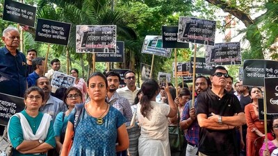 Kolkata: Doctors stage a protest in front of West Bengal Medical Council office over the R G Kar Hospital incident, in Kolkata, Thursday, Sept. 19, 2024. (PTI Photo) (PTI09_19_2024_000440B) (PTI) Kolkata: Doctors stage a protest in front of West Bengal Medical Council office over the R G Kar Hospital incident, in Kolkata, Thursday, Sept. 19, 2024. (PTI Photo) (PTI09_19_2024_000440B) (PTI)