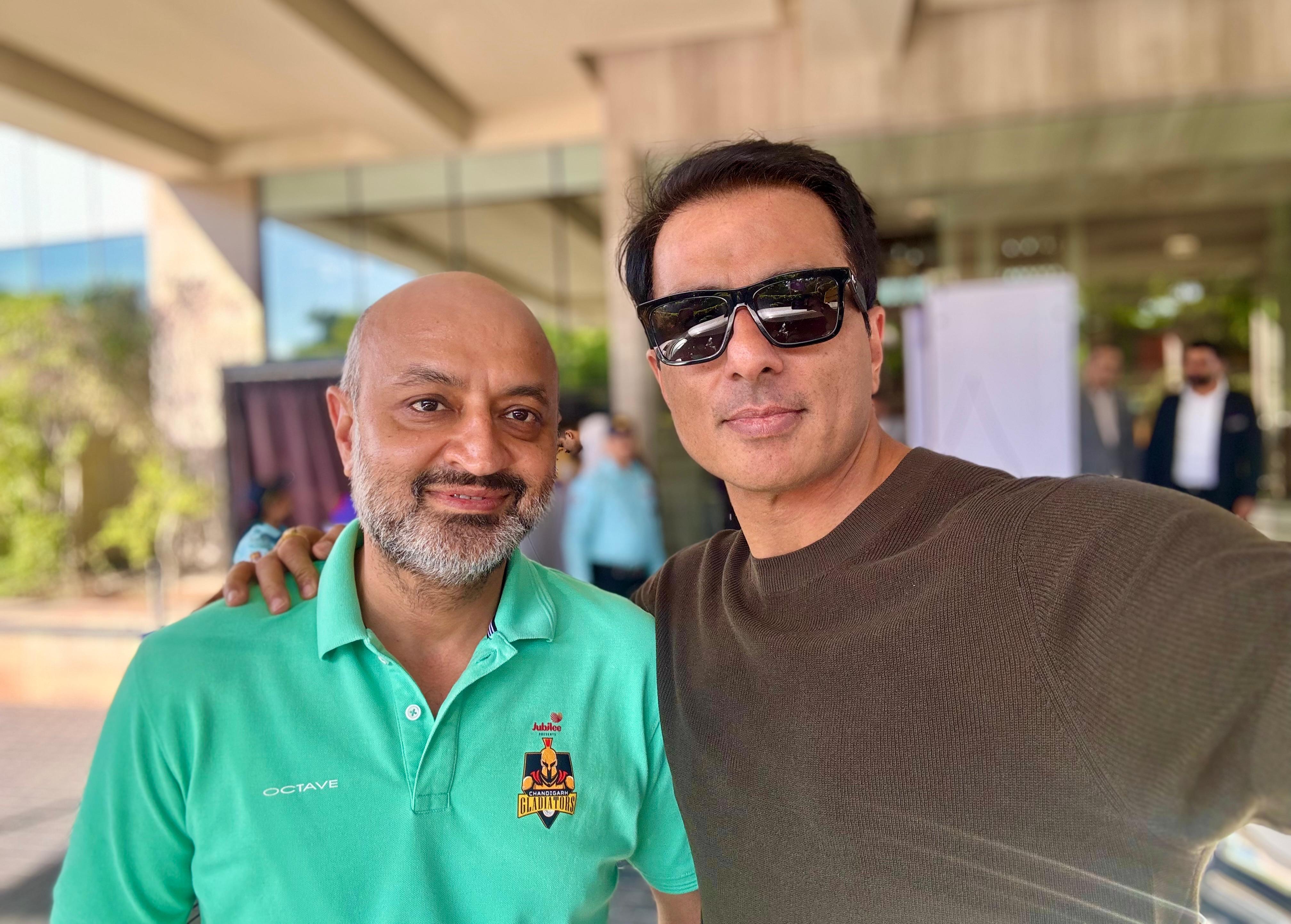 Bollywood actor Sonu Sood showed up at CGC on Thursday to cheer the Chandigarh Gladiators, owned by Karan Gilhotra. (HT Photo) Bollywood actor Sonu Sood showed up at CGC on Thursday to cheer the Chandigarh Gladiators, owned by Karan Gilhotra. (HT Photo)