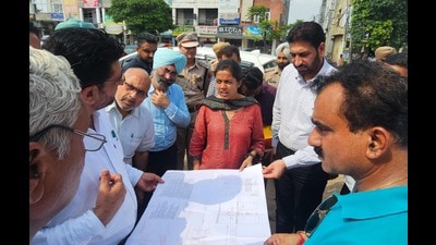 Mohali DC Aashika Jain also directed the Powercom officials to shift the poles in the meantime to pave way for the project (HT Photo)