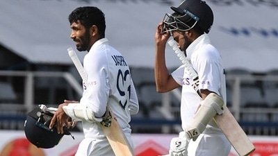 Jasprit Bumrah (L) and Mohammed Siraj return after India bowled out for 376 (Getty) Jasprit Bumrah (L) and Mohammed Siraj return after India bowled out for 376 (Getty)
