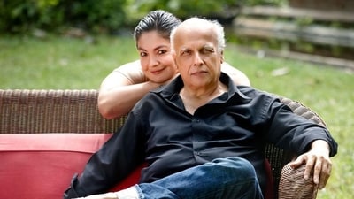In 1970, Mahesh married Lorraine Bright (later name changed to Kiran Bhatt), and they had two children – Rahul and Pooja Bhatt. In 1970, Mahesh married Lorraine Bright (later name changed to Kiran Bhatt), and they had two children – Rahul and Pooja Bhatt. 