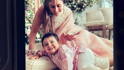 When all eyes were on Alia Bhatt and Ranbir Kapoor's wedding, Kareena shared this adorable snap of Jeh and won everyone's hearts. When all eyes were on Alia Bhatt and Ranbir Kapoor's wedding, Kareena shared this adorable snap of Jeh and won everyone's hearts.