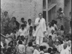 Rajiv Gandhi campaigns for the Lok Sabha elections in 1990.(HT ARCHIVE)