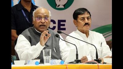Congress president Mallikarjun Kharge addresses a press conference. (ANI) Congress president Mallikarjun Kharge addresses a press conference. (ANI)