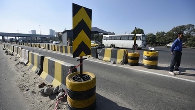 Gurugram traffic police installed tyre crash barriers on National Highway-48 at Kherki Daula toll plaza, near Sector-82 in Gurugram on Friday. (Parveen Kumar/HT Photo) Gurugram traffic police installed tyre crash barriers on National Highway-48 at Kherki Daula toll plaza, near Sector-82 in Gurugram on Friday. (Parveen Kumar/HT Photo)