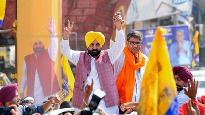 Punjab chief minister Bhagwant Mann holds a roadshow in Rewari on Saturday. (Manoj Kumar) Punjab chief minister Bhagwant Mann holds a roadshow in Rewari on Saturday. (Manoj Kumar)