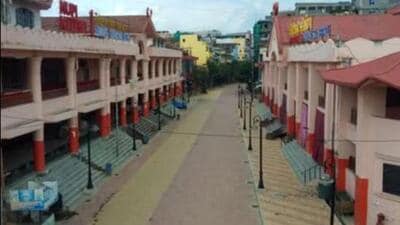 The Khwairamband Keithel, the main market in Imphal wore a desolate look since early morning on Saturday in view of the bandh.