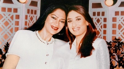 Kareena Kapoor with Simi Garewal on her chat show Rendezvous with Simi Garewal in 2002. 