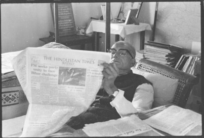 JP Narayan reads Hindustan Times in Patna in 1974 (KK CHAWLA /HT ARCHIVE) JP Narayan reads Hindustan Times in Patna in 1974 (KK CHAWLA /HT ARCHIVE)