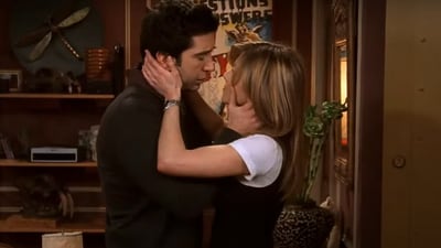 Rachel gets off the plane: In season 10, episode 18, Rachel gets off the plane and meets Ross. 