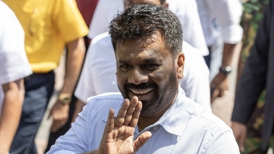 Anura Kumara Dissanayake, presidential candidate for the National People's Power (NPP) party, greets supporters at a polling station during the presidential election, in Colombo, Sri Lanka, on Saturday, Sept 21, 2024. (Bloomberg) Anura Kumara Dissanayake, presidential candidate for the National People's Power (NPP) party, greets supporters at a polling station during the presidential election, in Colombo, Sri Lanka, on Saturday, Sept 21, 2024. (Bloomberg)