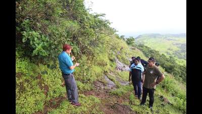 Sanjay Rahangdale and Savita Ranahagdale, botanists from Junnar tehsil conducted a visit to the area along with forest officials as well the villagers to analyse the natural resources. (HT PHOTO) Sanjay Rahangdale and Savita Ranahagdale, botanists from Junnar tehsil conducted a visit to the area along with forest officials as well the villagers to analyse the natural resources. (HT PHOTO)