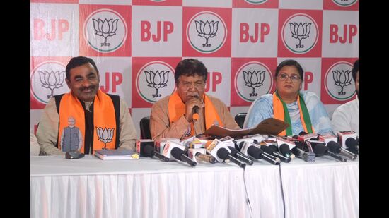 BJP candidate Gian Chand Gupta addressing a press conference in Panchkula on Sunday. (HT Photo)