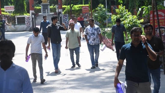 Candidates from Patna could be seen arriving at an exam centre in Patna.(Photo Credits: Santosh Kumar)