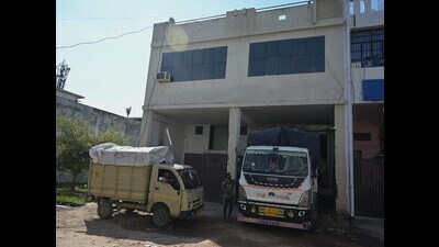 ‘Plot’ G-62 Phase 2 in Transport Nagar in Lucknow. (HT photo) ‘Plot’ G-62 Phase 2 in Transport Nagar in Lucknow. (HT photo)