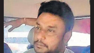 Kannada actor Darshan Thoogudeepa along with his friend Pavithra Gowda and 15 others have been accused of orchestrating Renukaswamy’s murder. (ANI) Kannada actor Darshan Thoogudeepa along with his friend Pavithra Gowda and 15 others have been accused of orchestrating Renukaswamy’s murder. (ANI)