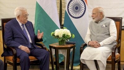 Prime Minister Narendra Modi with Palestinian Authority President Mahmoud Abbas during a meeting, in New York. (PTI) Prime Minister Narendra Modi with Palestinian Authority President Mahmoud Abbas during a meeting, in New York. (PTI)
