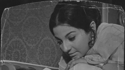 In 1972, Tanuja spotted with Rajesh Khanna in film, Mere Jeevan Saathi. In 1972, Tanuja spotted with Rajesh Khanna in film, Mere Jeevan Saathi.
