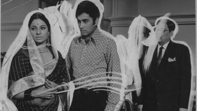 Tanuja is the sister of Nutan and the mother of popular star Kajol. Tanuja is the sister of Nutan and the mother of popular star Kajol. 