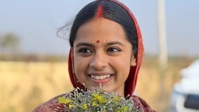Nitanshi Goel as Phool in Laapataa Ladies (Film still)