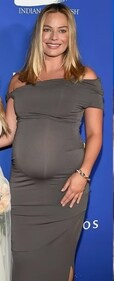 Margot Robbie in a charcoal grey bodycon maxi dress (Photo: Instagram) Margot Robbie in a charcoal grey bodycon maxi dress (Photo: Instagram)