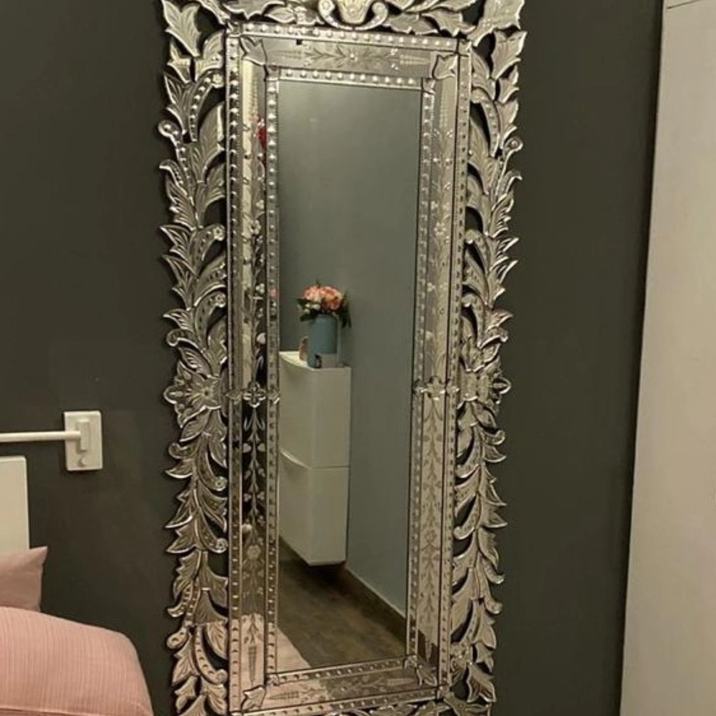 Decorative mirror (Source: instagram) Decorative mirror (Source: instagram)