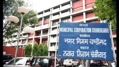 As per Chandigarh MC officials, the policies including those of door-to-door garbage collection, new property tax by-laws, operation and maintenance of community centres, advertisement related policy, are among few matters that need urgent intervention and detailed discussion. (HT Photo)