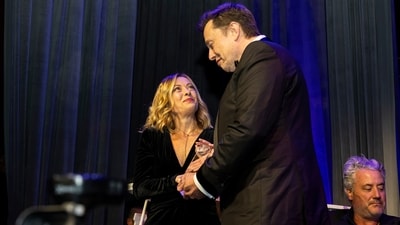 Elon Musk celebrated Giorgia Meloni with the Global Citizen Award, highlighting her strong EU support. Meloni warned against unchecked migration and stressed the need for political control over AI to prevent global imbalances. (AP) Elon Musk celebrated Giorgia Meloni with the Global Citizen Award, highlighting her strong EU support. Meloni warned against unchecked migration and stressed the need for political control over AI to prevent global imbalances. (AP)