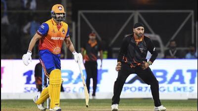 Manipal Tigers captain Harbhajan Singh and Konark Suryas Odisha captain Irfan Pathan during Legends League Cricket. (PTI) Manipal Tigers captain Harbhajan Singh and Konark Suryas Odisha captain Irfan Pathan during Legends League Cricket. (PTI)