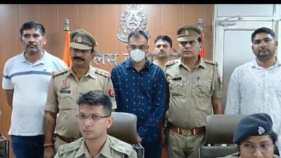 On the pretext of his ailing father’s medical treatment, the suspect duped around ₹2.43 lakh from the victim in multiple transactions. He even bought shoes worth ₹16,000 using her money. (HT Photo) On the pretext of his ailing father’s medical treatment, the suspect duped around ₹2.43 lakh from the victim in multiple transactions. He even bought shoes worth ₹16,000 using her money. (HT Photo)
